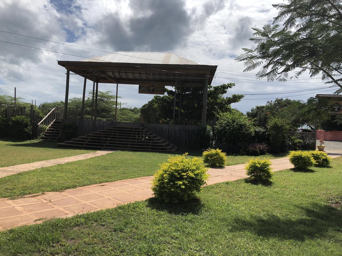 Brytan Villa Treasure Beach Exterior foto